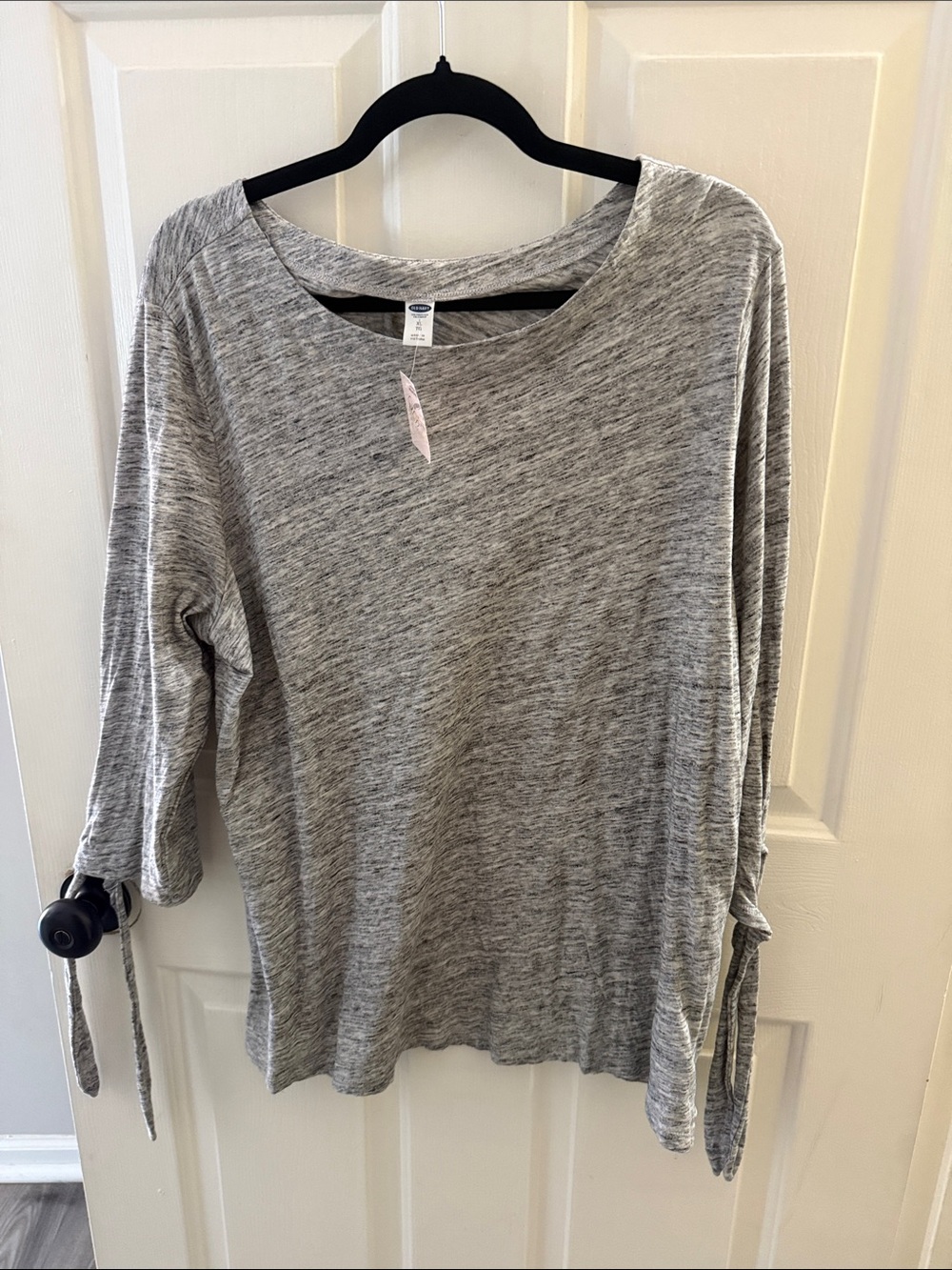 Old Navy Heather Gray Long-Sleeve Tie-Cuff Tee